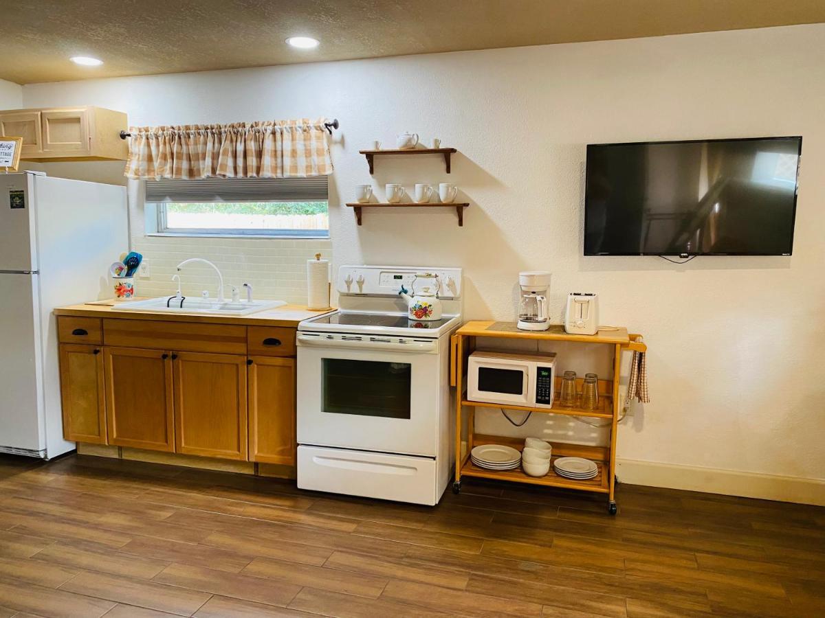 Chic Cozy Country Cot Apartment Lake Placid Exterior photo